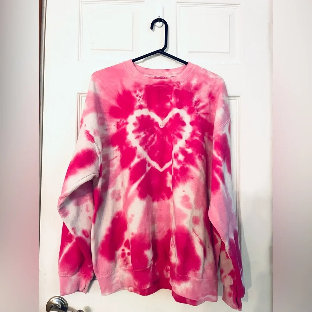 URBAN OUTFITTERS tie dyed heart sweatshirt. - Picture 3 of 6